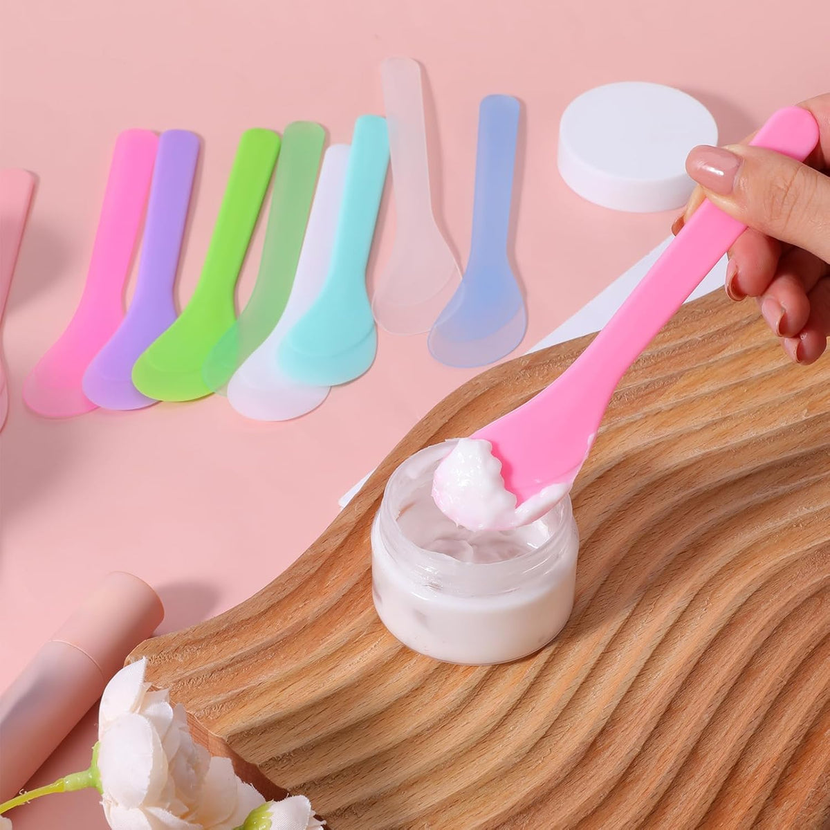 Reusable Cosmetic Spatula Set with colorful spatulas for easy skincare application and clean mixing of products.